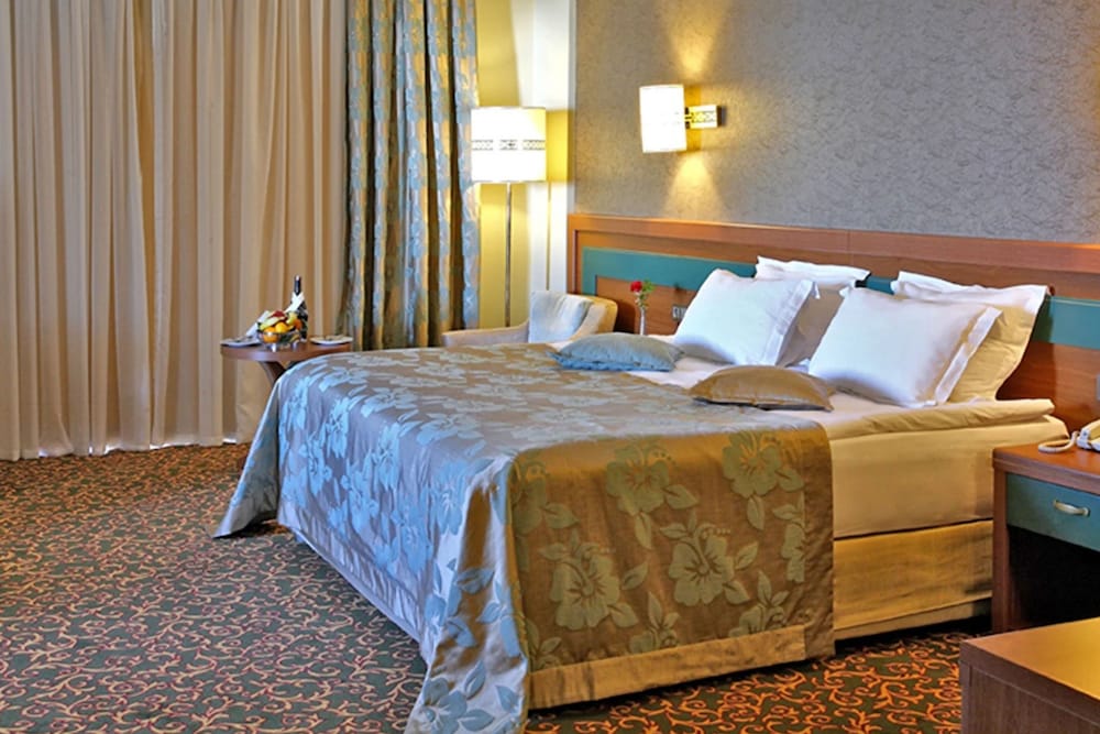 Özkaymak Select Hotel - Ultra All Inclusive — Hotel rooms in Avsallar