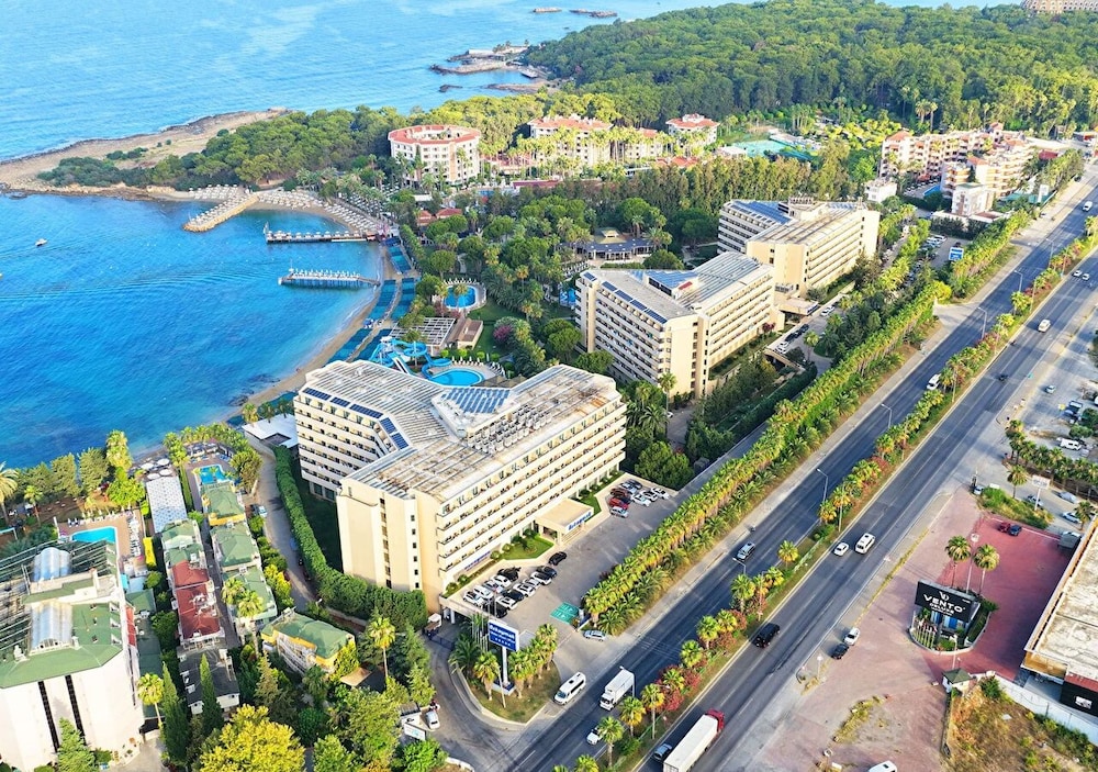 Özkaymak Select Hotel - Ultra All Inclusive — Hotel building in Avsallar