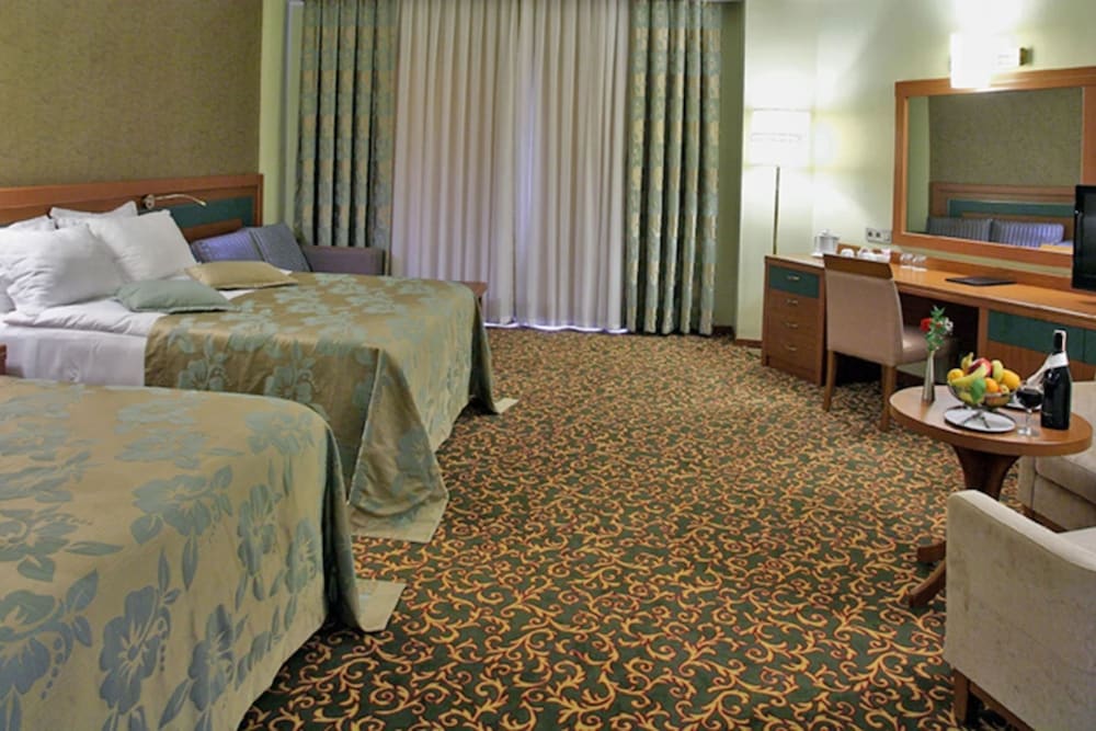 Özkaymak Select Hotel - Ultra All Inclusive — Hotel rooms in Avsallar