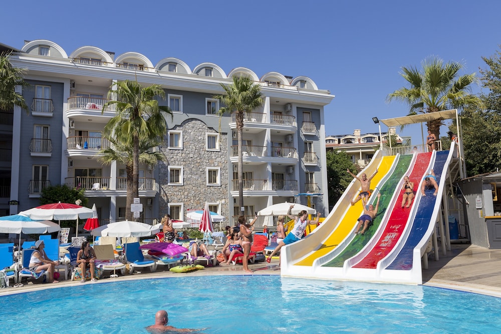 Alenz Suite — Swimming pool in Marmaris, Mugla