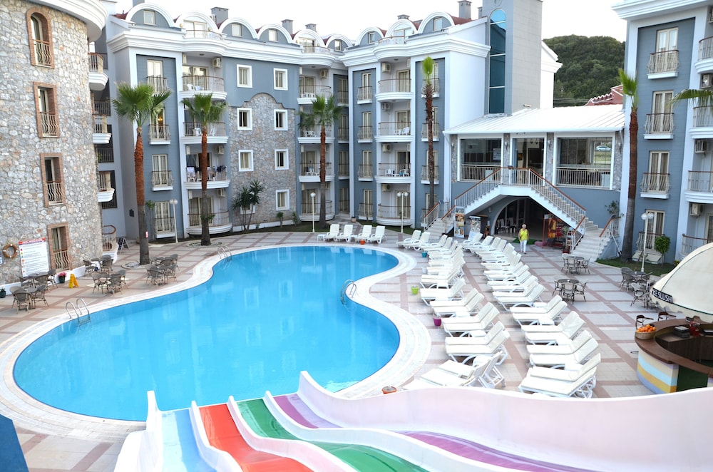 Alenz Suite — Swimming pool in Marmaris, Mugla