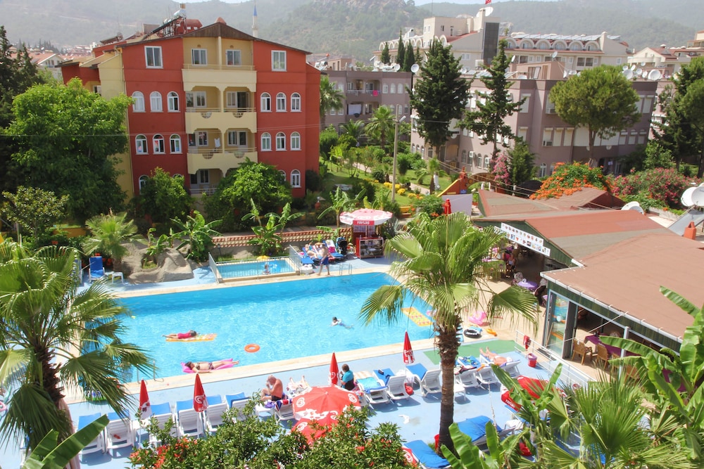Sun Apartments — Pool in Marmaris, Mugla