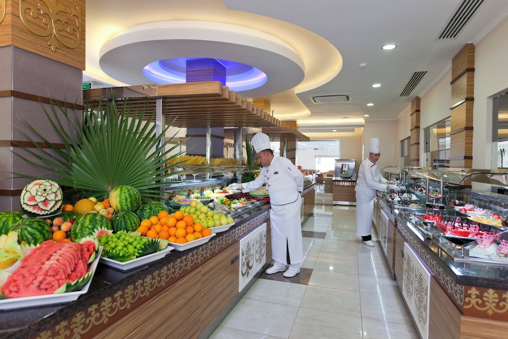 Club Mermaid Village — Restaurant & bars in Alanya