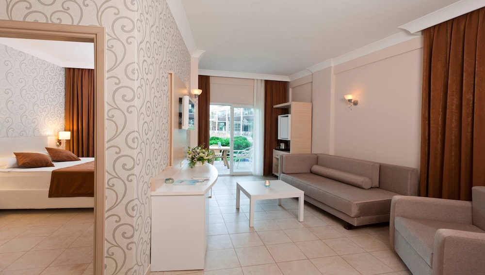 Club Mermaid Village — Hotel rooms in Alanya