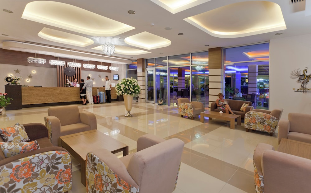 Club Mermaid Village — Hotel building in Alanya