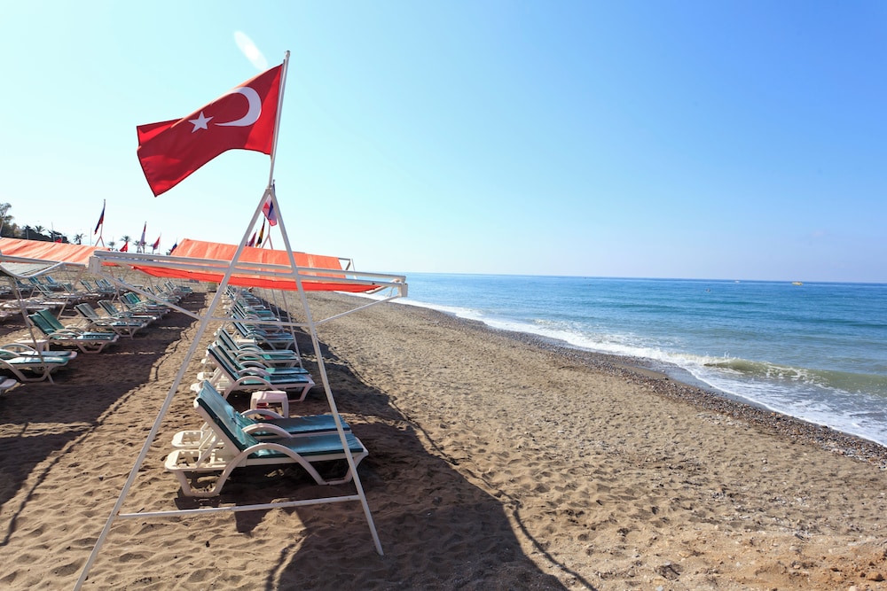 Club Mermaid Village — Beach in Alanya