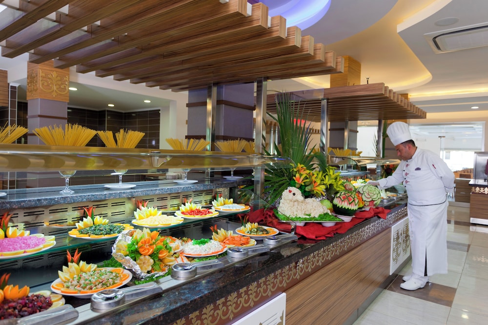 Club Mermaid Village — Restaurant & bars in Alanya
