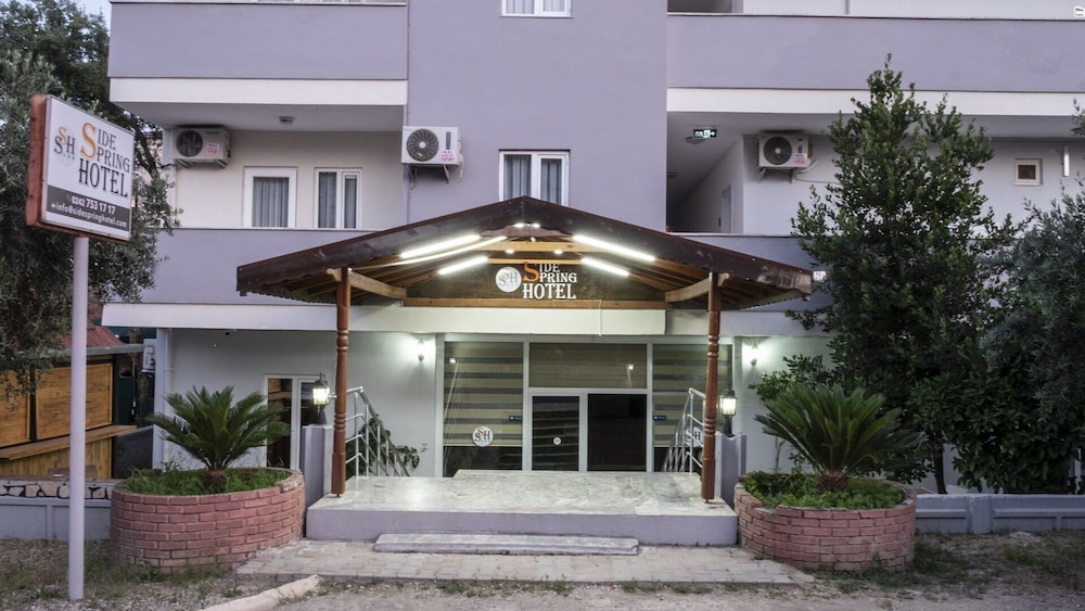 Side Spring Hotel — Hotel building in Side