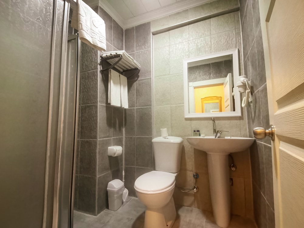 Side Spring Hotel — Hotel rooms in Side