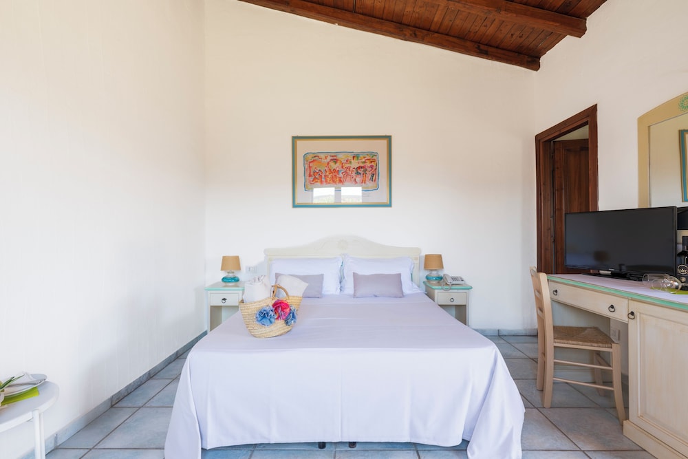 Li Suari Club Village — Hotel rooms in San Teodoro, Sardinia