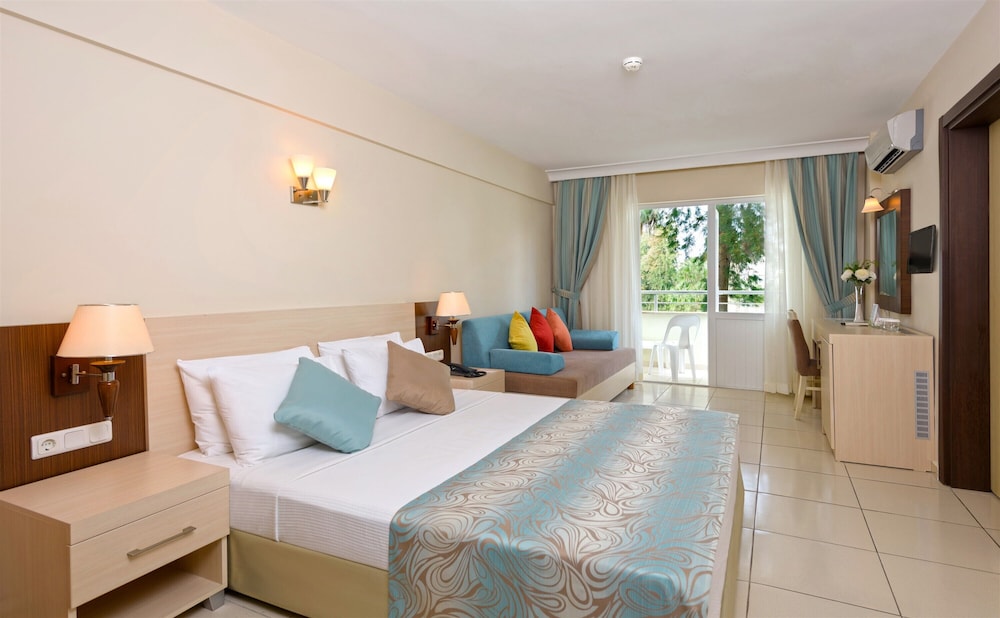 Club Sidelya Hotel — Hotel rooms in Side