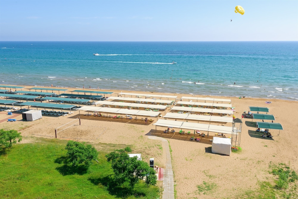 Club Sidelya Hotel — Beach in Side