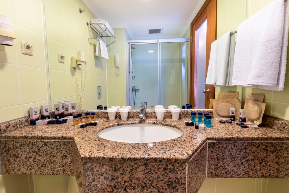 Viking Park Hotel — Hotel rooms in Kemer
