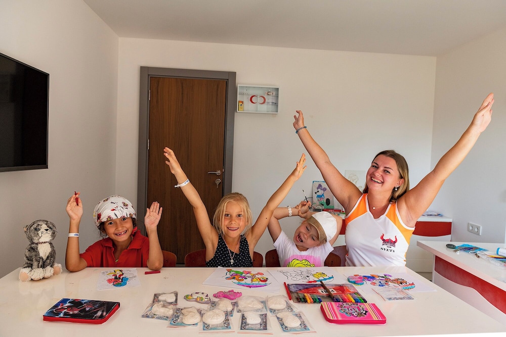 Viking Park Hotel — Attractions for children in Kemer