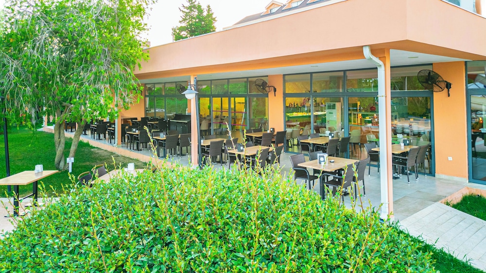 Viking Park Hotel — Restaurant & bars in Kemer