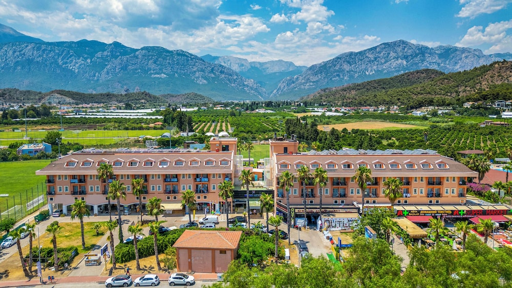 Viking Park Hotel — Hotel building in Kemer