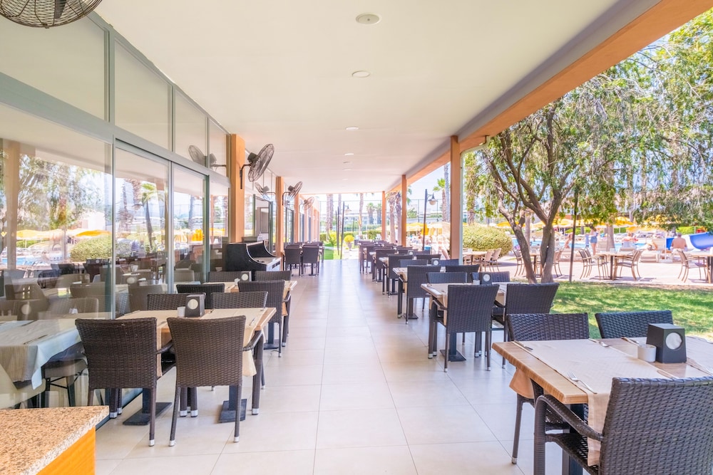 Viking Park Hotel — Restaurant & bars in Kemer