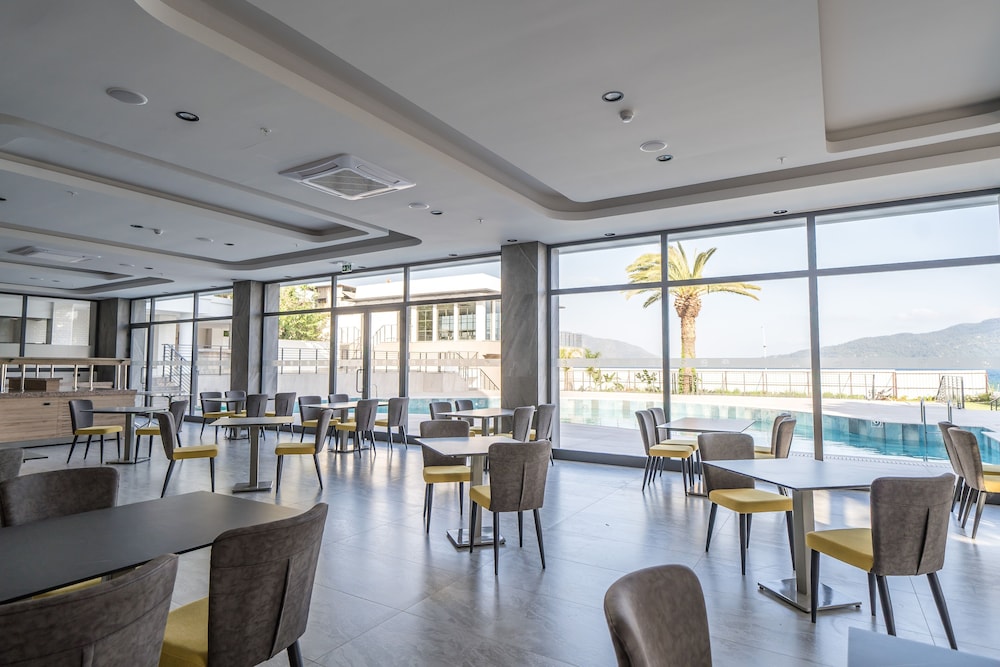 Premier Nergis Beach — Restaurant & bars in Marmaris, Mugla