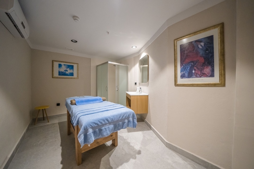Premier Nergis Beach — Hotel rooms in Marmaris, Mugla
