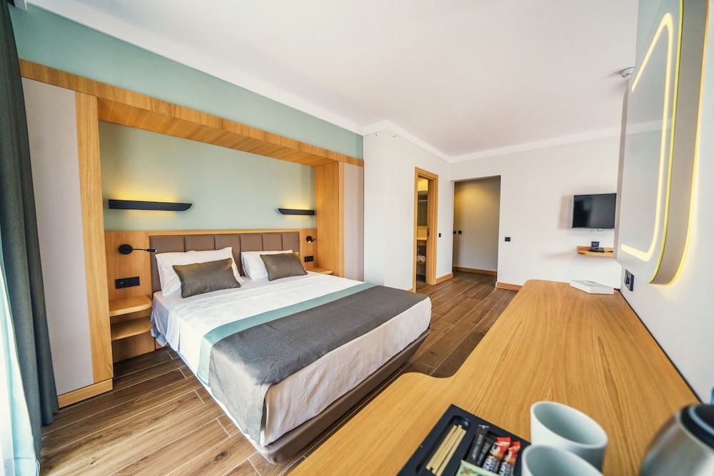 Premier Nergis Beach — Hotel rooms in Marmaris, Mugla