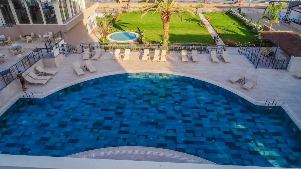 Premier Nergis Beach — Swimming pool in Marmaris, Mugla