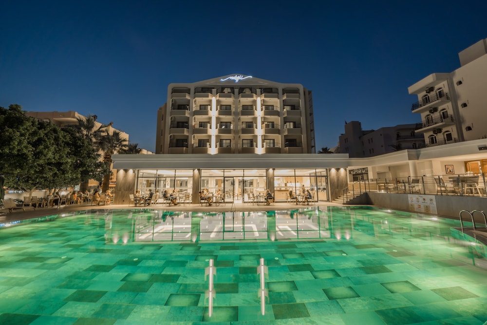 Premier Nergis Beach — Hotel building in Marmaris, Mugla