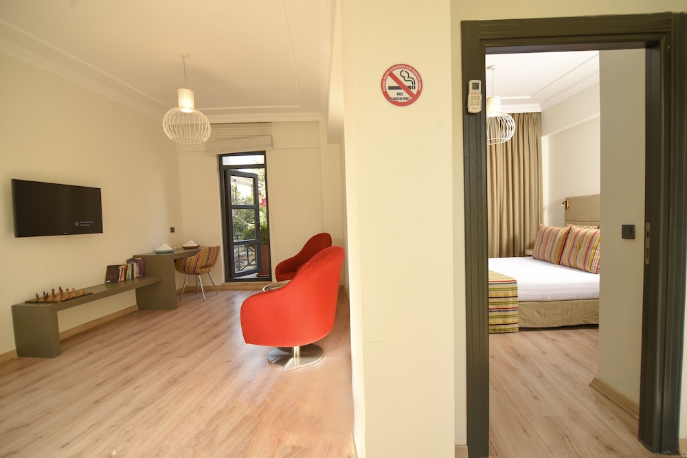 Alp Pasa Fiore Garden Suites - Special Class — Hotel rooms in Antalya