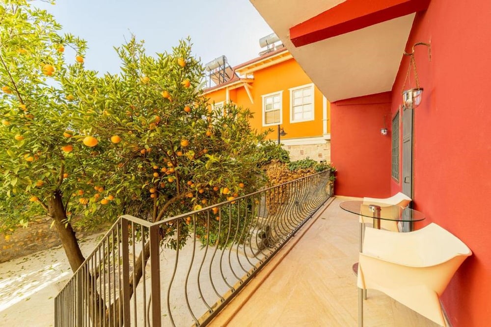 Alp Pasa Fiore Garden Suites - Special Class — Hotel building in Antalya