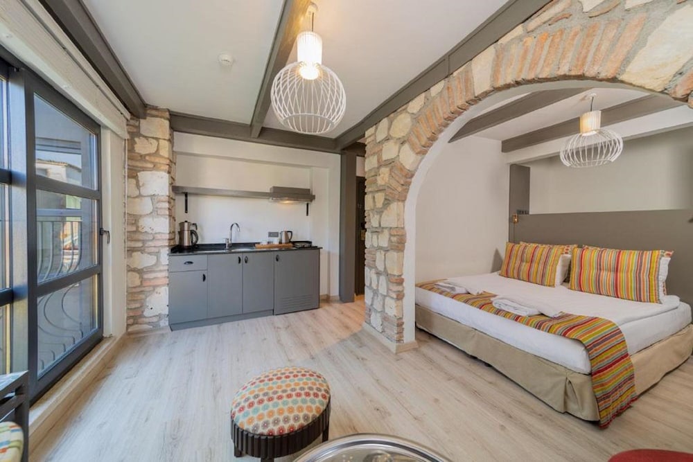 Alp Pasa Fiore Garden Suites - Special Class — Hotel rooms in Antalya