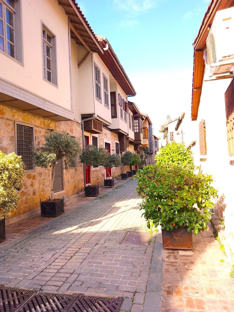 Alp Pasa Fiore Garden Suites - Special Class — Attractions in the area in Antalya