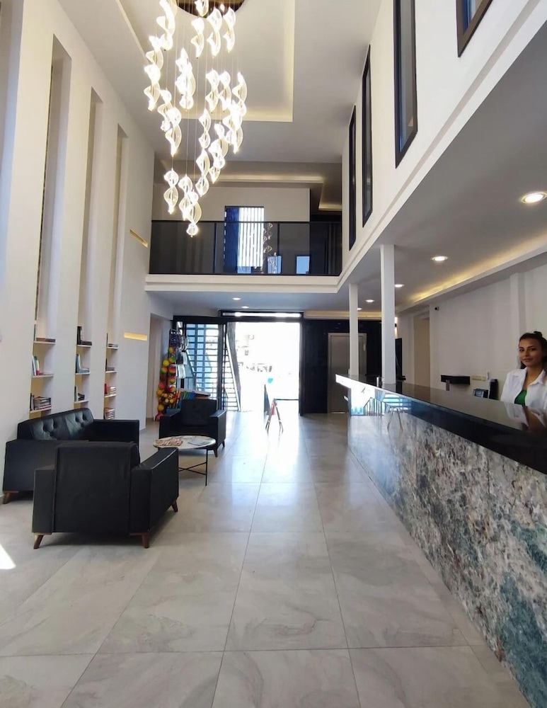 Golden Orange Apart Otel — Hotel building in Marmaris, Mugla
