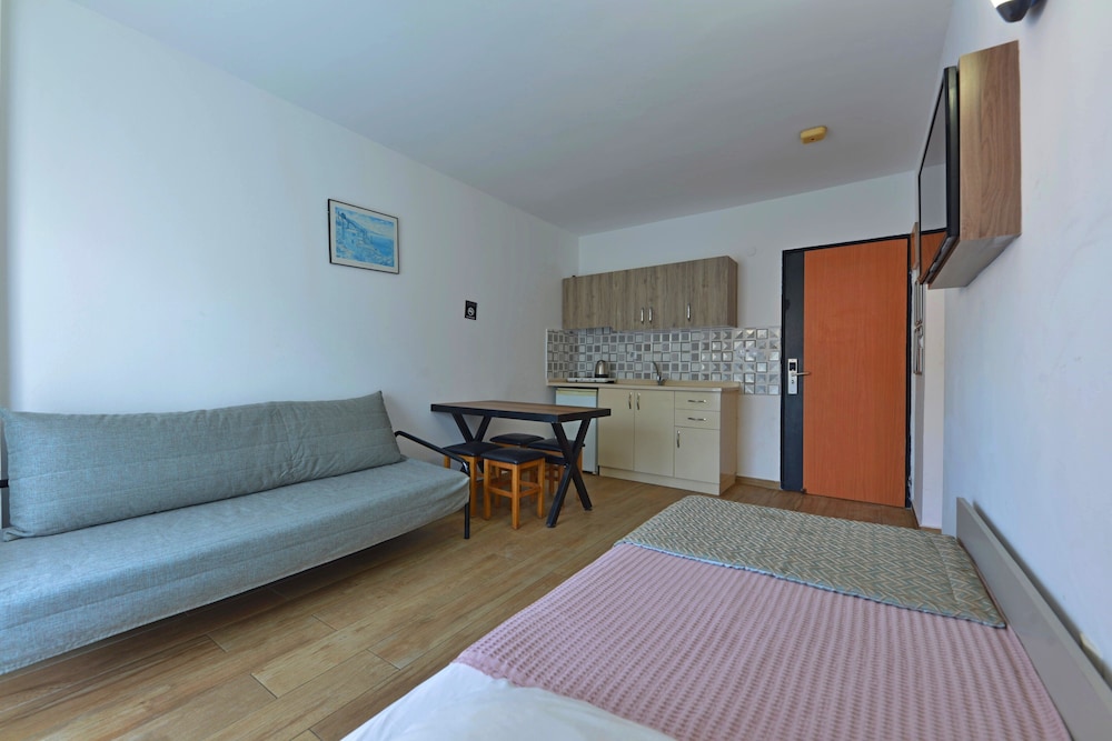 Golden Orange Apart Otel — Hotel rooms in Marmaris, Mugla
