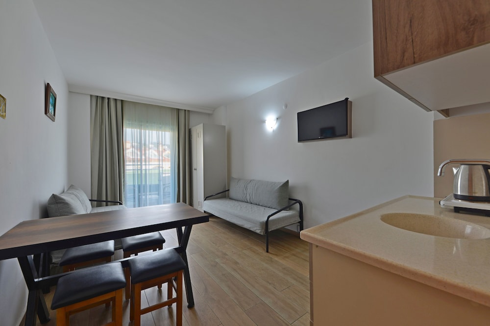 Golden Orange Apart Otel — Hotel rooms in Marmaris, Mugla