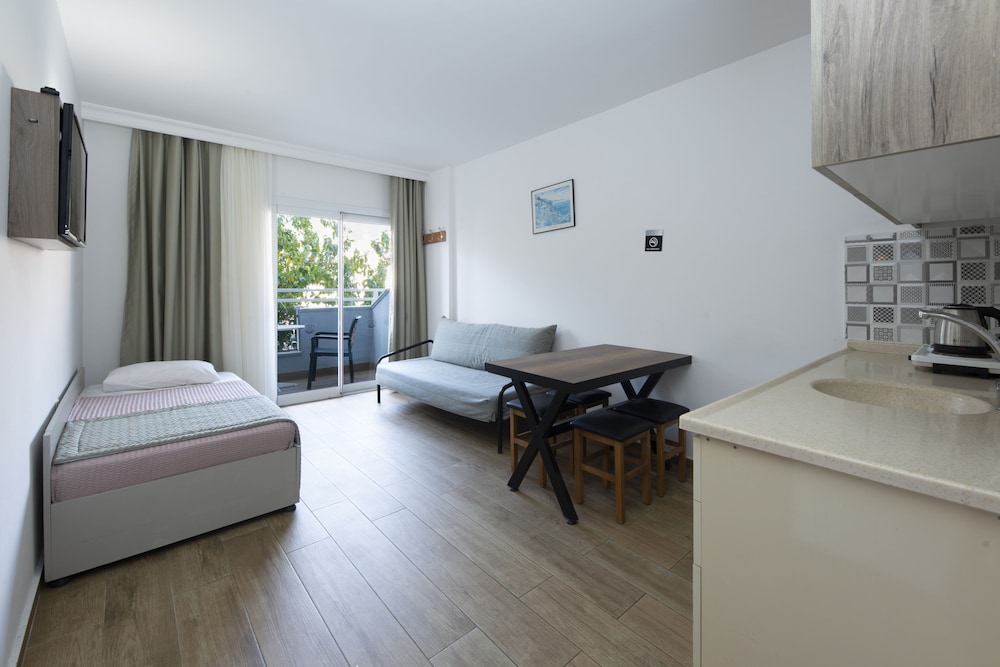 Golden Orange Apart Otel — Hotel rooms in Marmaris, Mugla