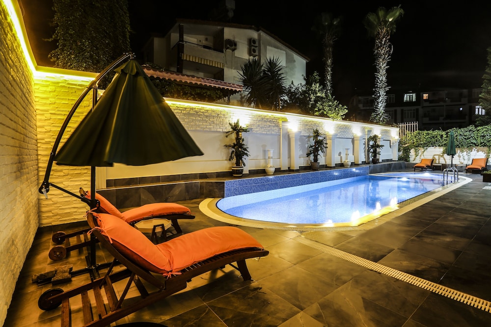 Akayda Butik Hotel — Swimming pool in Side