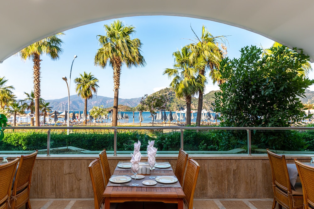 Faros Premium Beach Hotel — Restaurant & bars in İçmeler, Mugla