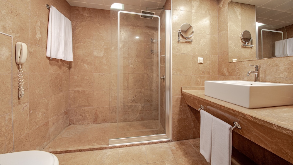 Faros Premium Beach Hotel — Hotel rooms in İçmeler, Mugla