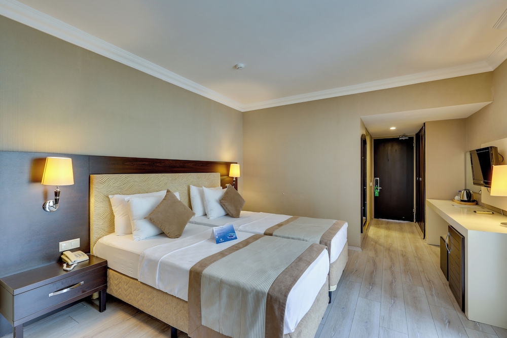 Faros Premium Beach Hotel — Hotel rooms in İçmeler, Mugla
