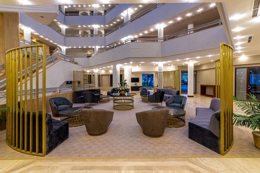 Faros Premium Beach Hotel — Hotel building in İçmeler, Mugla
