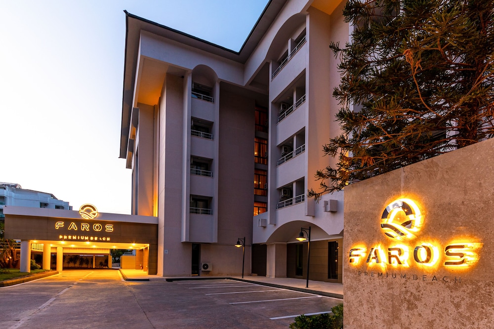 Faros Premium Beach Hotel — Hotel building in İçmeler, Mugla