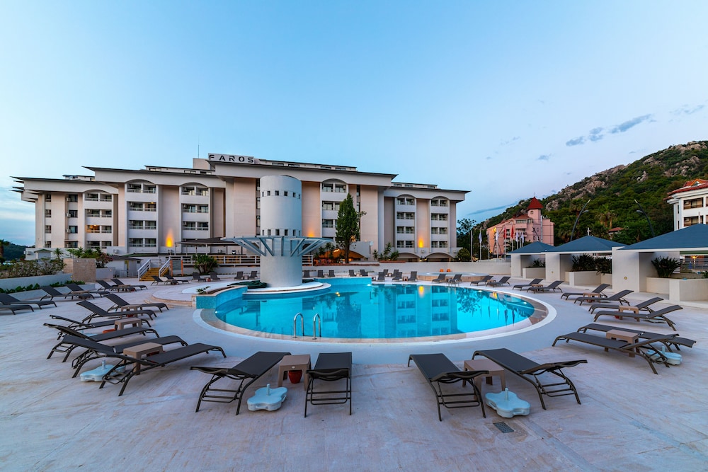 Faros Premium Beach Hotel — Swimming pool in İçmeler, Mugla