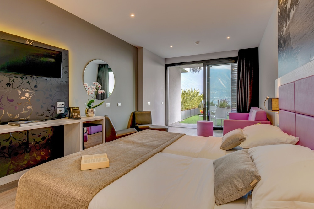Hotel La Fiorita — Hotel rooms in Limone sul Garda, Lombardy