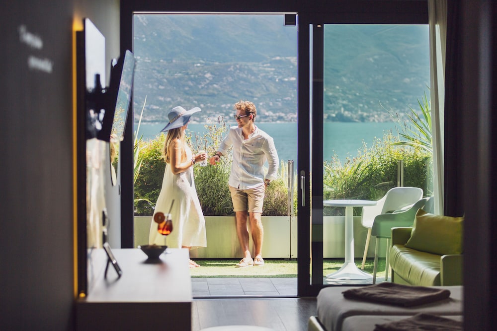 Hotel La Fiorita — Hotel rooms in Limone sul Garda, Lombardy