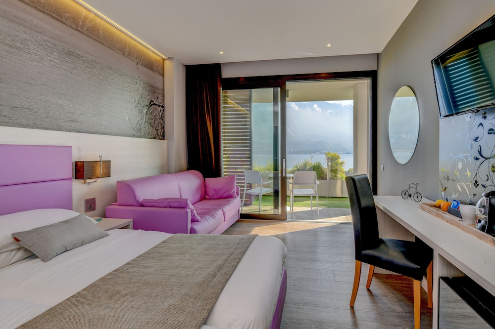 Hotel La Fiorita — Hotel rooms in Limone sul Garda, Lombardy
