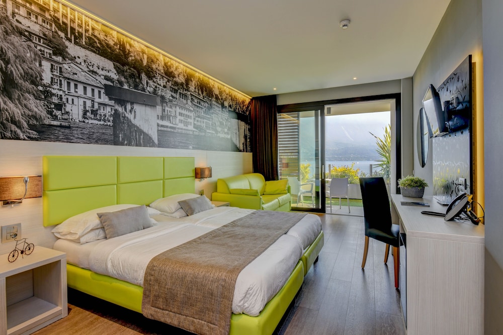 Hotel La Fiorita — Hotel rooms in Limone sul Garda, Lombardy