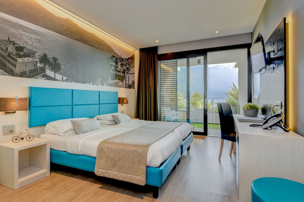 Hotel La Fiorita — Hotel rooms in Limone sul Garda, Lombardy