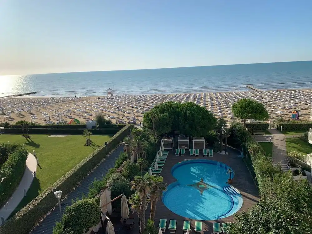 Park Hotel Cellini — Beach in Jesolo, Veneto