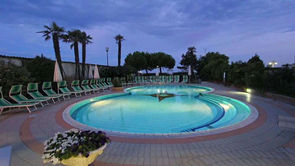 Park Hotel Cellini — Swimming pool in Jesolo, Veneto