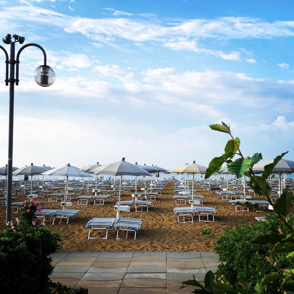 Park Hotel Cellini — Beach in Jesolo, Veneto