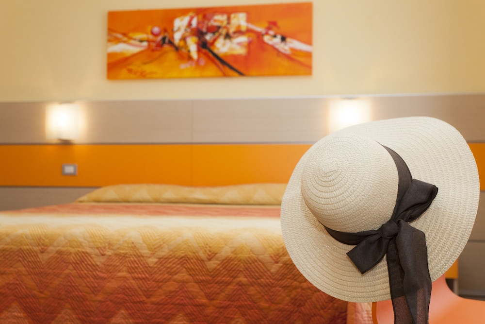 Hotel Orizzonte — Hotel rooms in Jesolo, Veneto